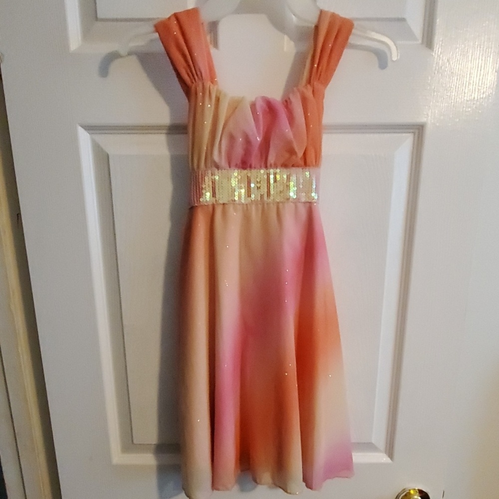 NWOT Beautiful pastel girls dress